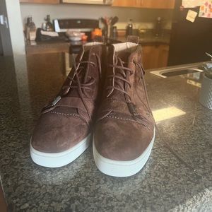 Men’s louboutin Nono strap flat brown suede